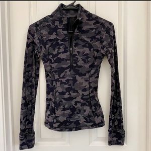 LuLuLemon Quarter zip. RuRu run!